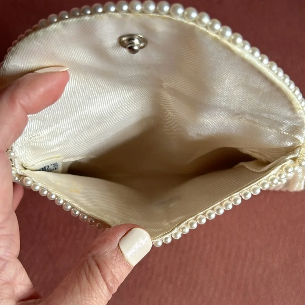 Vintage Bentsons 1920’s art Deco pearl clutch. 6.5”x 4” - Picture 4 of 9